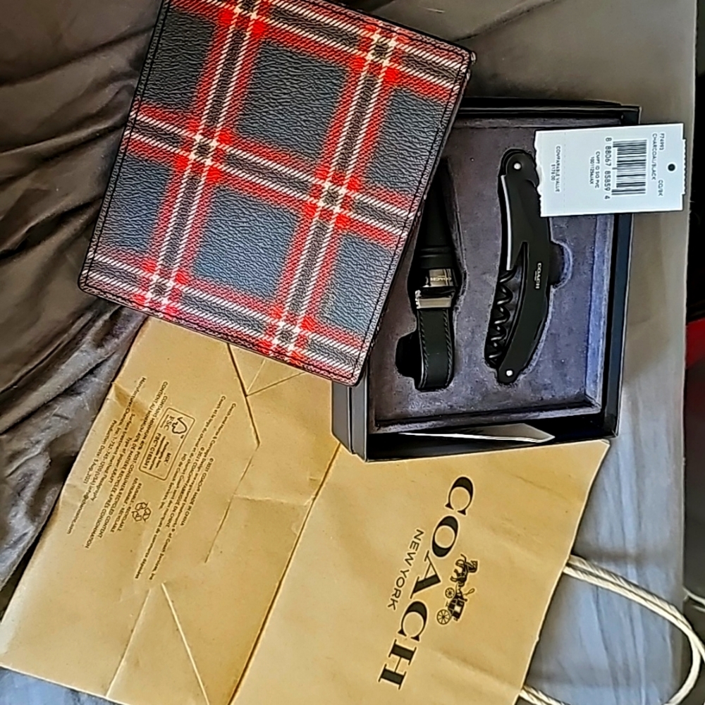 Coach wine set